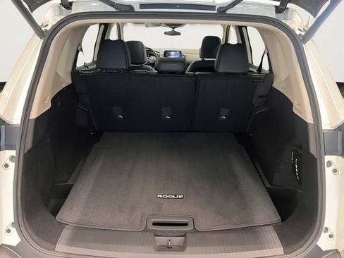 Used 2023 Nissan Rogue SV w/ SV Premium Package AWD/4WD image 8