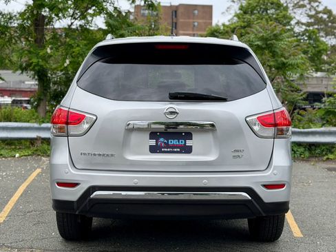 Used 2015 Nissan Pathfinder SV AWD/4WD image 4