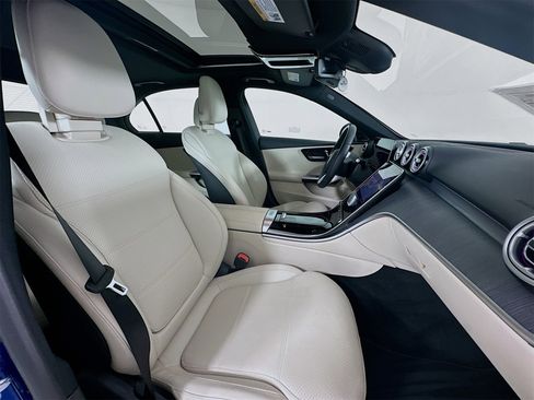 Used 2025 Mercedes-Benz C 300 Sedan image 31