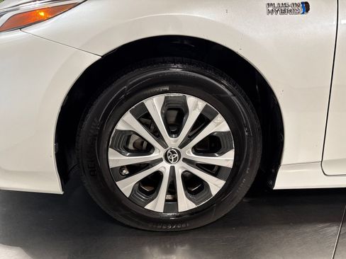 Used 2021 Toyota Prius Prime XLE FWD image 2