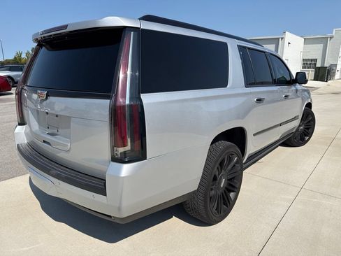 Used 2015 Cadillac Escalade ESV Premium AWD/4WD image 7