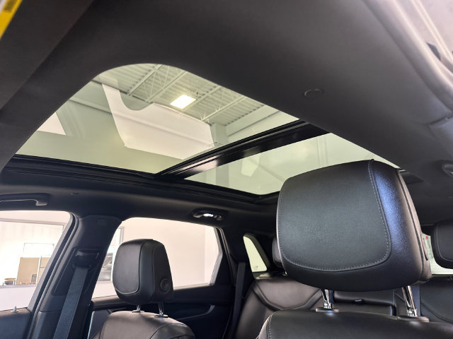 Certified 2025 Cadillac XT5 Premium Luxury w/ Technology Package AWD/4WD image 21