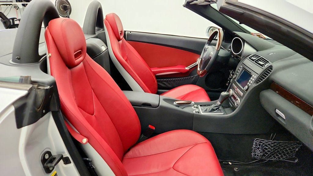 Used 2005 Mercedes-Benz SLK 350 image 21