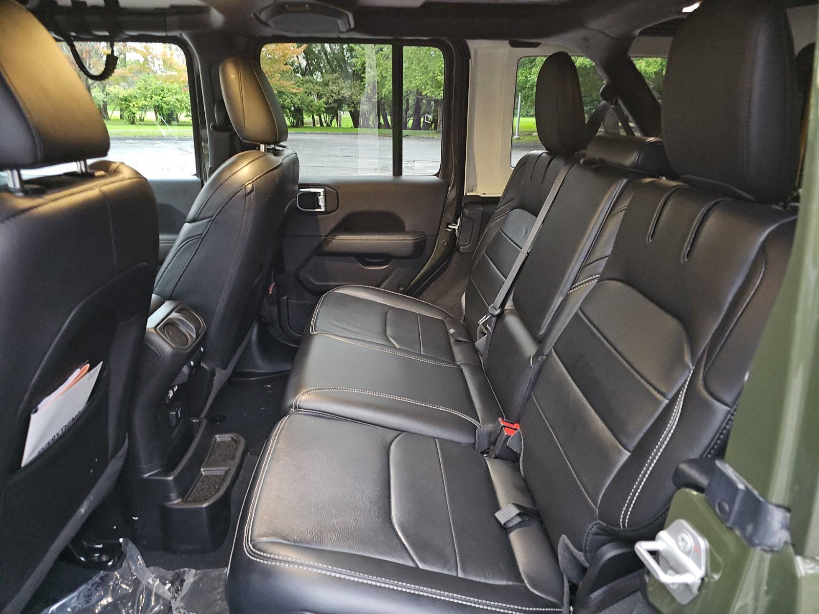 Used 2023 Jeep Wrangler Unlimited Sahara w/ Cold Weather Group AWD/4WD image 15