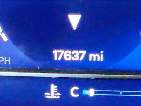 Used 2024 Chevrolet Silverado 1500 LT image 23