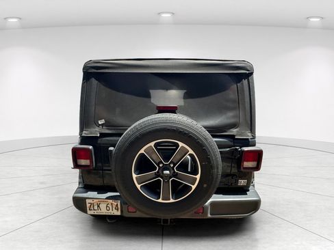 Used 2023 Jeep Wrangler Unlimited Sahara w/ Cold Weather Group AWD/4WD image 5