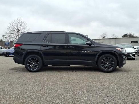 Used 2021 Chevrolet Traverse RS image 2