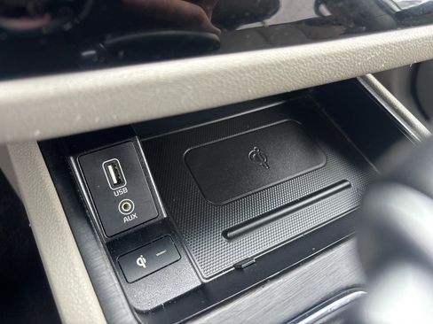 Used 2020 Kia Sedona EX image 26