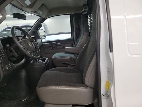Used 2024 Chevrolet Express 2500 w/ Driver Convenience Package RWD image 3