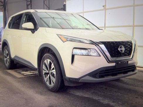 Used 2023 Nissan Rogue SV image 5
