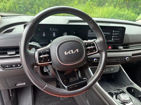 Certified 2025 Kia Carnival EX FWD image 26