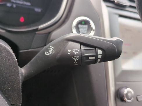 Used 2020 Ford Fusion SE FWD image 26