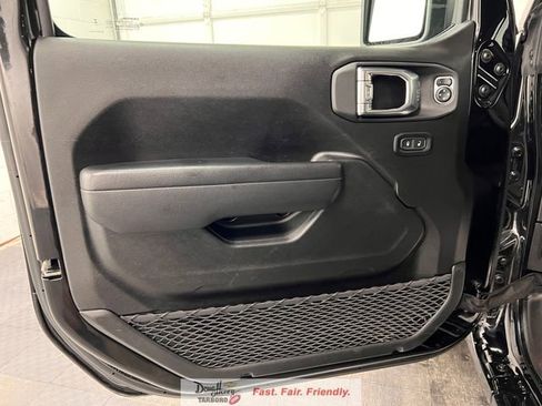 Used 2025 Jeep Wrangler Unlimited Sport AWD/4WD image 28