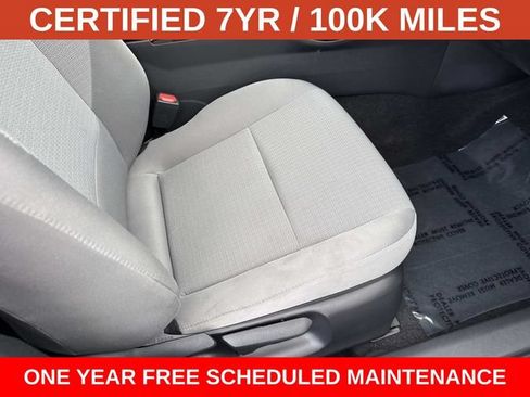 Used 2024 Toyota Prius LE FWD image 10
