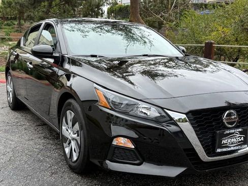 Used 2022 Nissan Altima 2.5 S w/ Driver Assist Package image 3