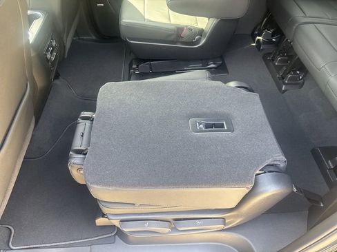 New 2026 Chevrolet Suburban LT w/ Comfort Package RWD image 45