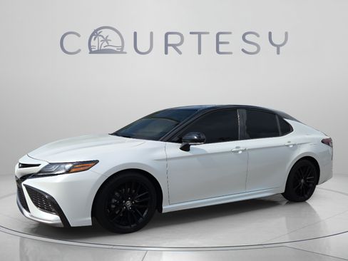 Certified 2022 Toyota Camry XSE FWD image 1