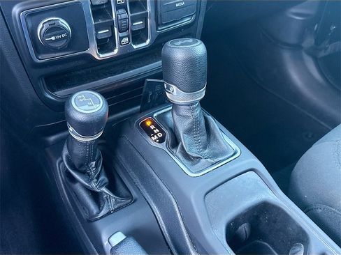 Used 2021 Jeep Wrangler Unlimited Sport S image 17