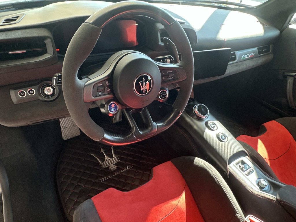 Used 2023 Maserati MC20 Coupe RWD image 2