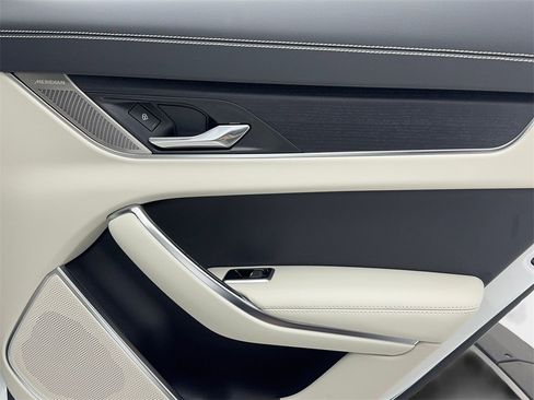 Used 2024 Jaguar XF R-Dynamic SE image 52