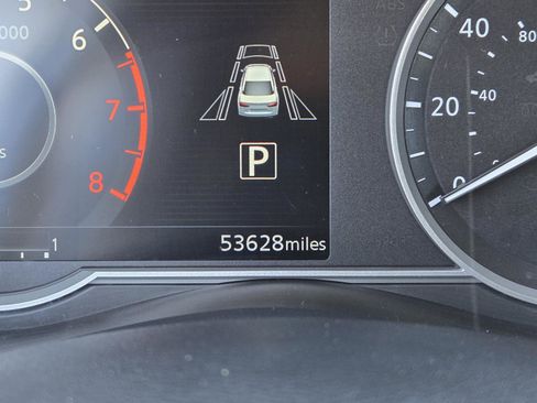 Used 2022 Nissan Versa SV image 16