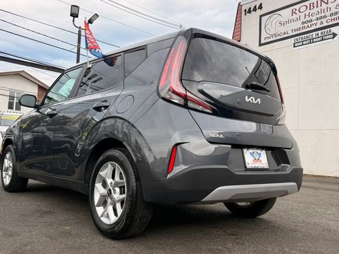 Used 2024 Kia Soul LX w/ Option Group 015 FWD image 8