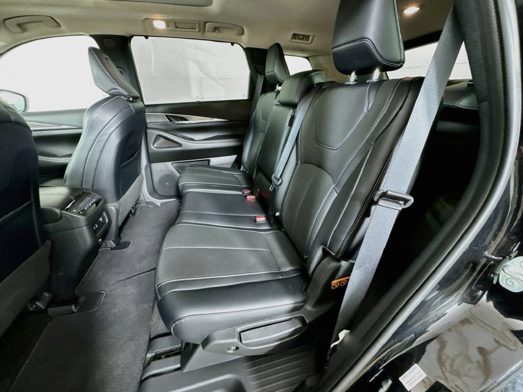Certified 2024 INFINITI QX60 Luxe w/ Cargo Package AWD/4WD image 33