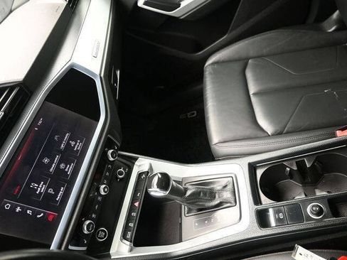 Used 2021 Audi Q3 2.0T Premium w/ Convenience Package image 16