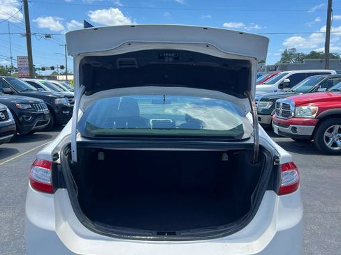 Used 2014 Ford Fusion SE w/ Equipment Group 202A FWD image 20