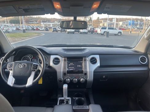 Used 2017 Toyota Tundra SR5 image 11