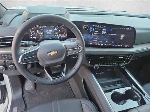 Certified 2025 Chevrolet Suburban High Country image 15