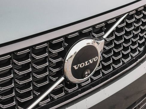 New 2026 Volvo XC40 B5 Plus w/ Protection Package Premier AWD/4WD image 17