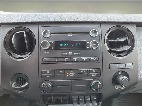 Used 2014 Ford F450 XL w/ Power Equipment Group image 7