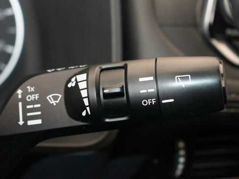 Used 2021 Nissan Rogue SV AWD/4WD image 26