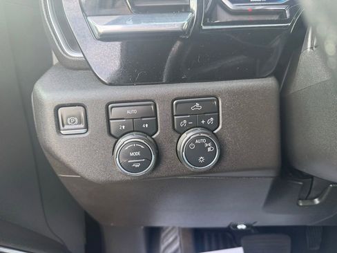 Used 2023 Chevrolet Silverado 1500 LT AWD/4WD image 33