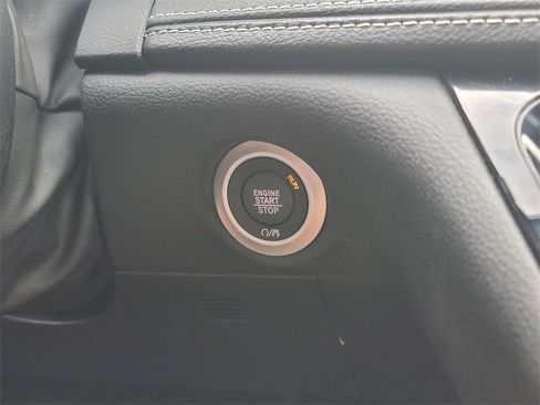 New 2025 Chrysler Pacifica Select w/ Fav Edition Package image 20