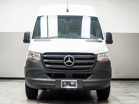 Used 2024 Mercedes-Benz Sprinter 2500 image 7