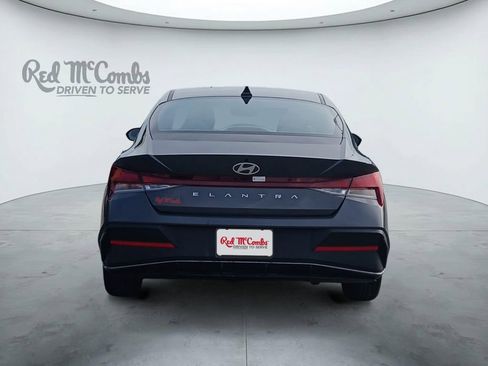 Used 2024 Hyundai Elantra SEL FWD image 4