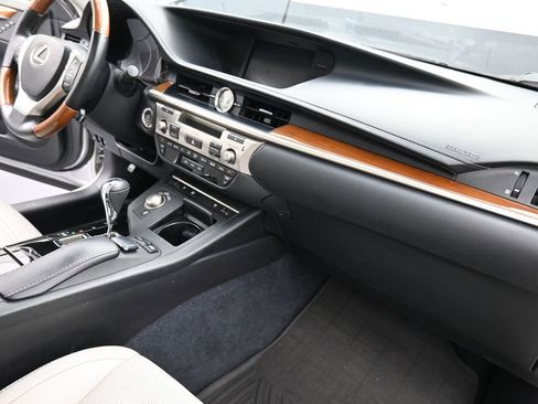 Used 2014 Lexus ES 350 FWD image 19