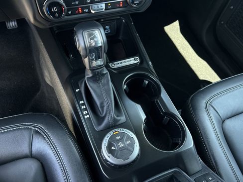 Used 2025 Ford Bronco Outer Banks image 18