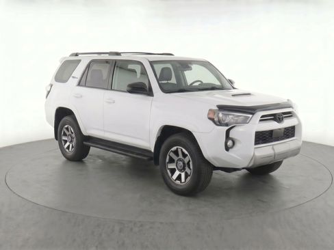 Used 2023 Toyota 4Runner TRD Off-Road Premium w/ Moonroof Package AWD/4WD image 2