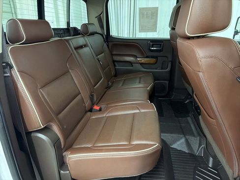 Used 2019 Chevrolet Silverado 2500 High Country w/ Duramax Plus Package image 17