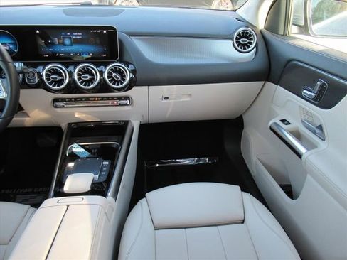 Used 2021 Mercedes-Benz GLA 250 image 13