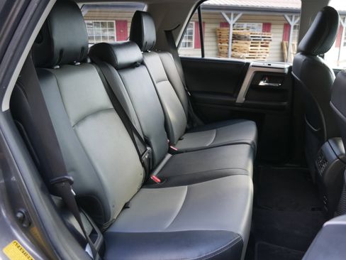 Used 2016 Toyota 4Runner SR5 Premium image 27