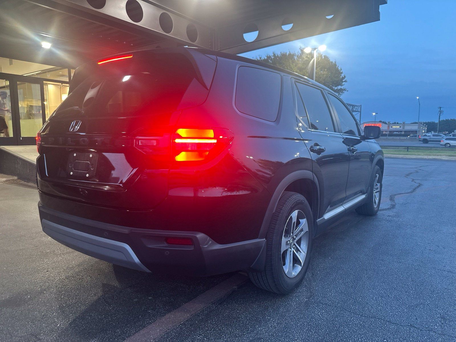 Used 2023 Honda Pilot EX-L image 5