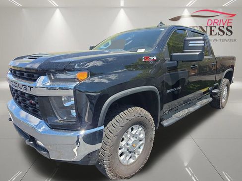 Used 2022 Chevrolet Silverado 3500 LT w/ Convenience Package AWD/4WD image 2