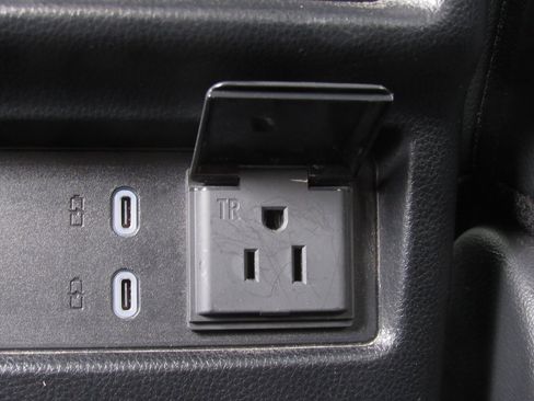 Certified 2025 Toyota 4Runner TRD Off-Road Premium image 34