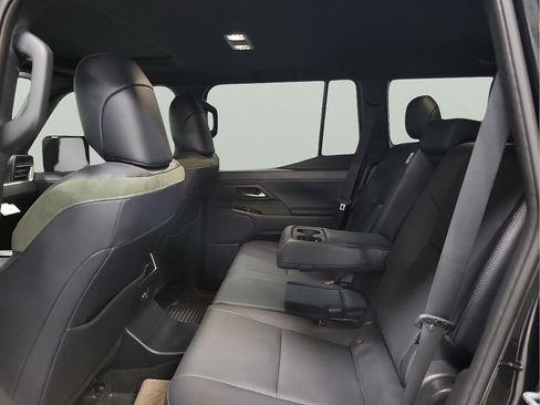 Used 2025 Lexus GX 550 AWD/4WD image 7
