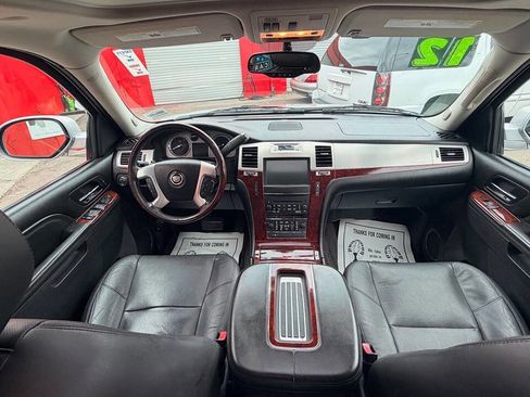 Used 2012 Cadillac Escalade Luxury AWD/4WD image 13