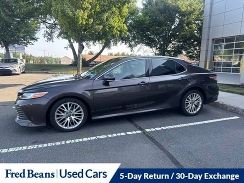 Used 2018 Toyota Camry XLE w/ Driver Assist Package FWD image 17